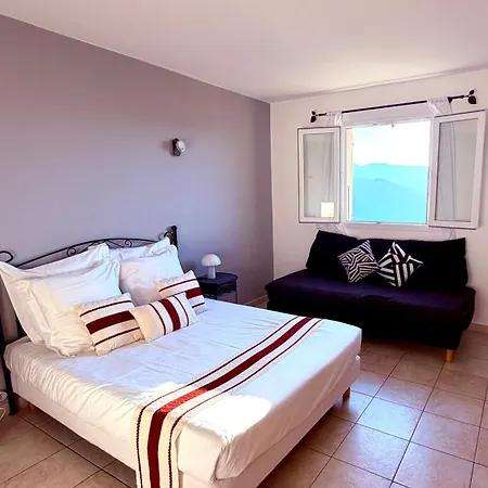 La Maison Cm Πανσιόν 3*