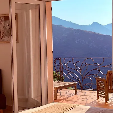 La Maison Cm Πανσιόν