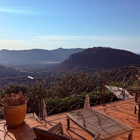 Πανσιόν La Maison Cm
