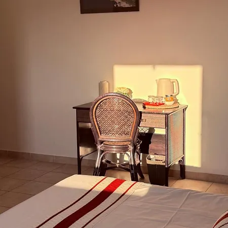 Πανσιόν La Maison Cm