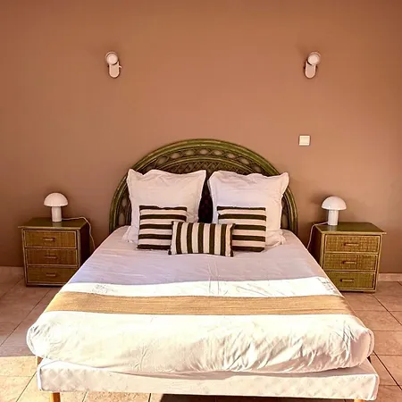 La Maison Cm Πανσιόν 3*