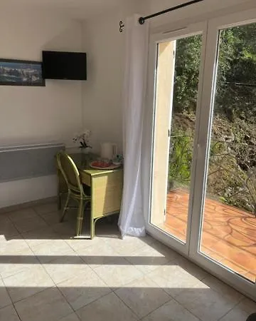 Πανσιόν La Maison Cm