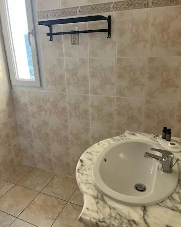 Πανσιόν La Maison Cm Nessa