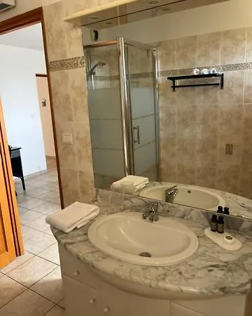 Πανσιόν La Maison Cm Nessa