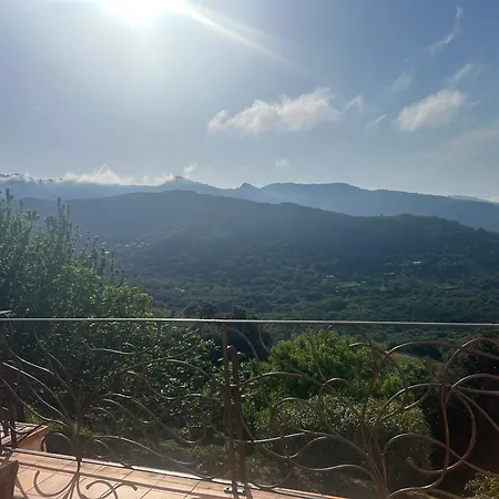 La Maison Cm Πανσιόν