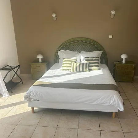 La Maison Cm Πανσιόν 3*